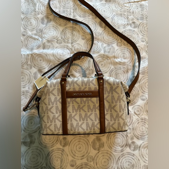 Michael Kors vanilla/LUGG XS Satchel Crossbody Bag with Classic Leather.NWT - Picture 1 of 7